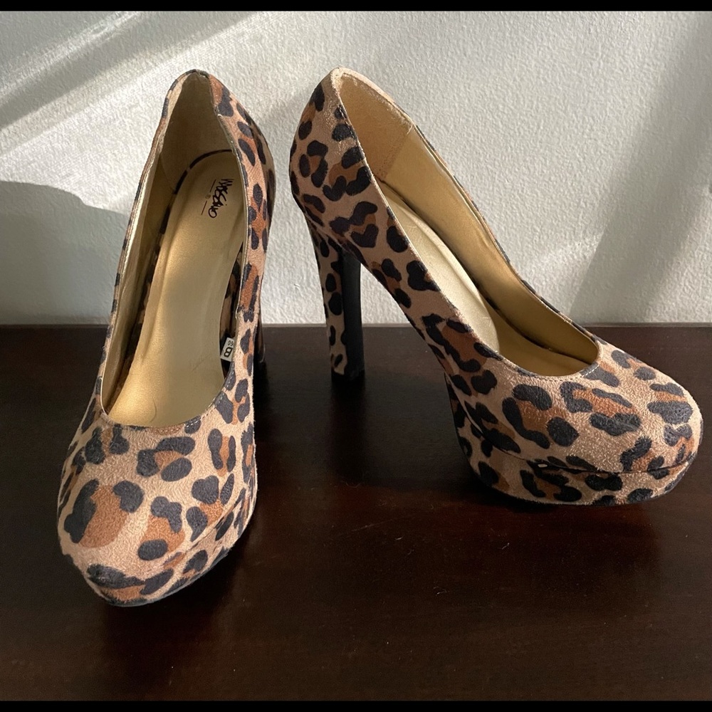 leopard print heels